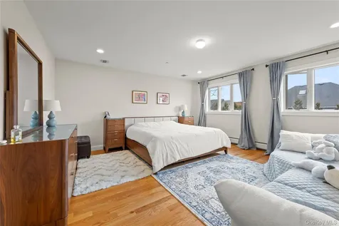 25 Sanford Staten Island NY 10307