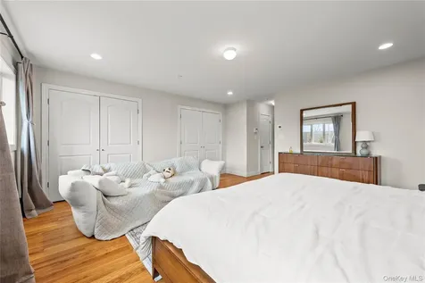 25 Sanford Staten Island NY 10307
