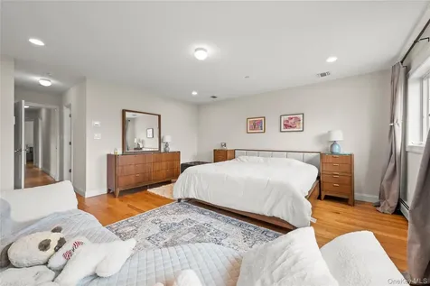 25 Sanford Staten Island NY 10307