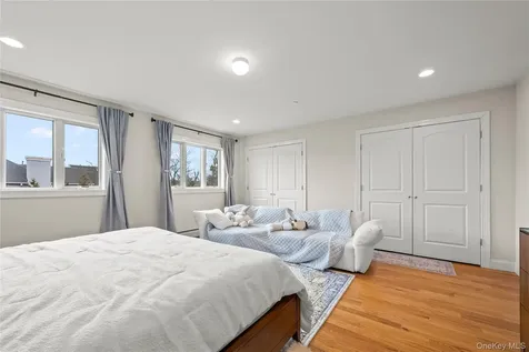 25 Sanford Staten Island NY 10307