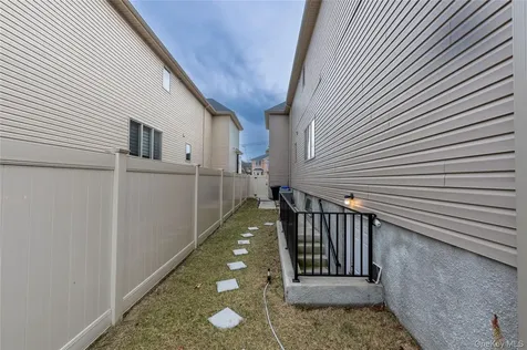 25 Sanford Staten Island NY 10307