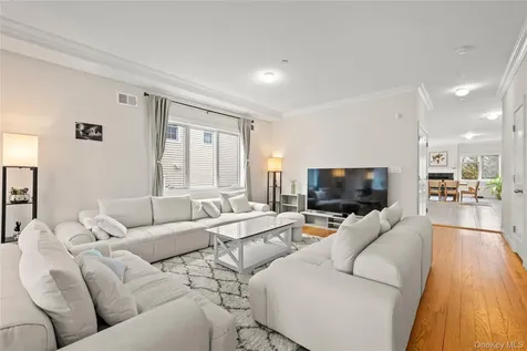25 Sanford Staten Island NY 10307