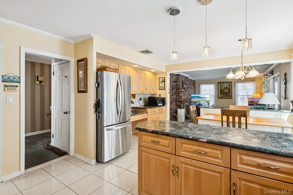 2 Three Pond Road Smithtown NY 11787