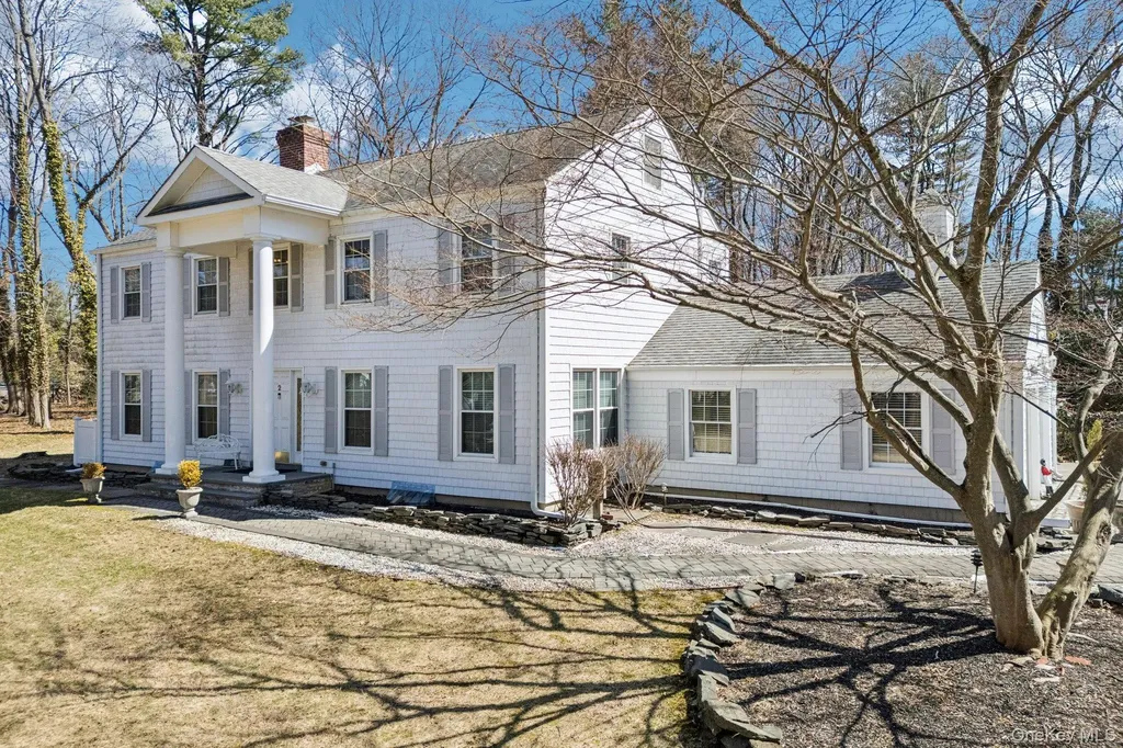 2 Three Pond Road Smithtown NY 11787