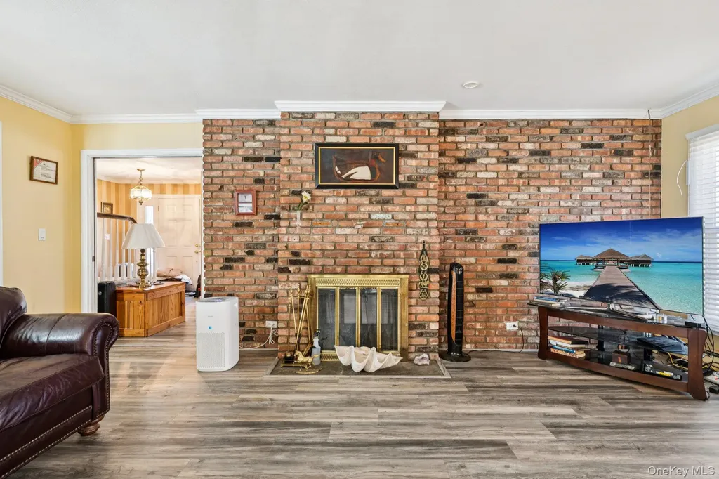 2 Three Pond Road Smithtown NY 11787