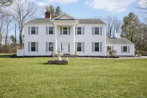 2 Three Pond Road Smithtown NY 11787