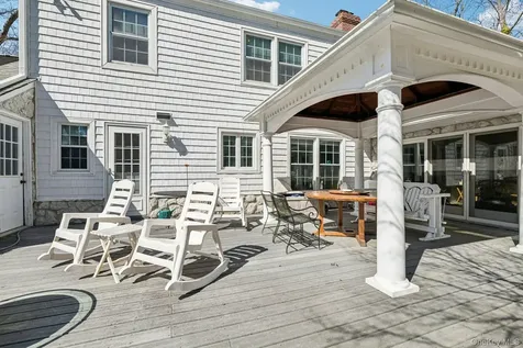 2 Three Pond Road Smithtown NY 11787