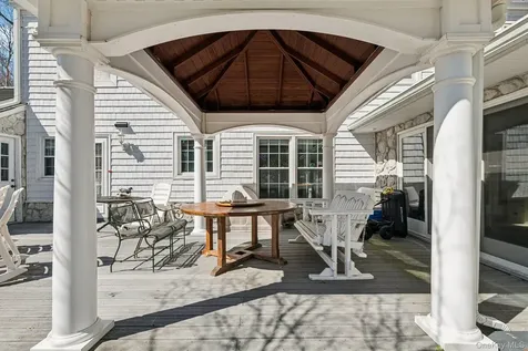 2 Three Pond Road Smithtown NY 11787