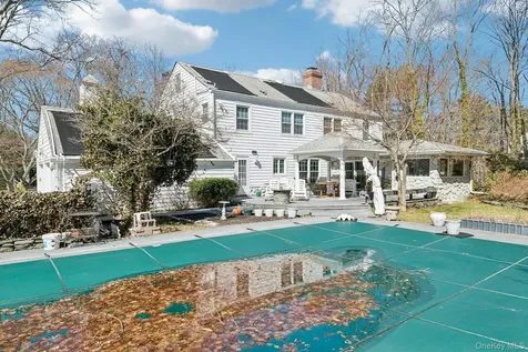 2 Three Pond Road Smithtown NY 11787