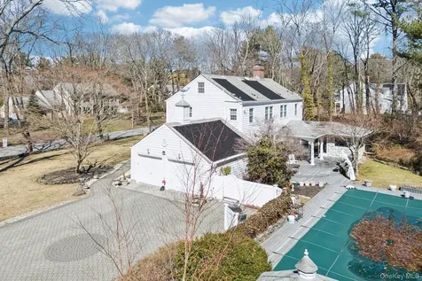 2 Three Pond Road Smithtown NY 11787