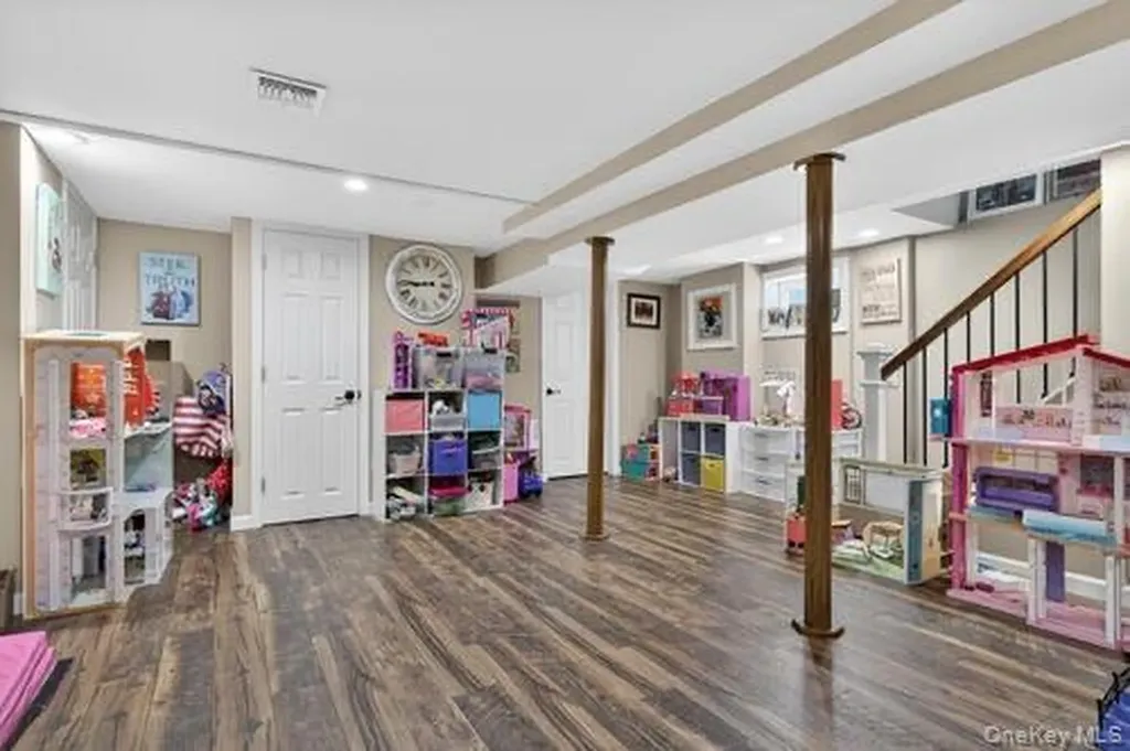 545 Marcellus Road Williston Park NY 11596