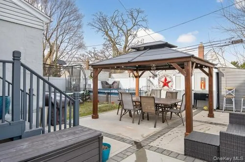 545 Marcellus Road Williston Park NY 11596