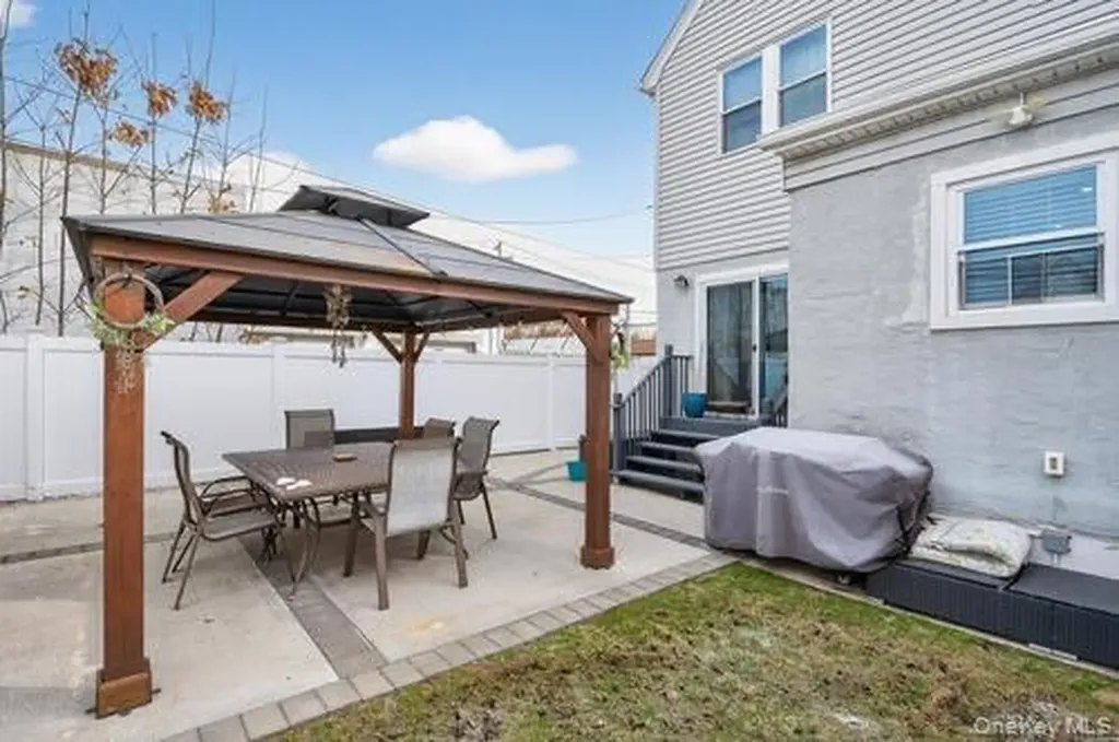 545 Marcellus Road Williston Park NY 11596