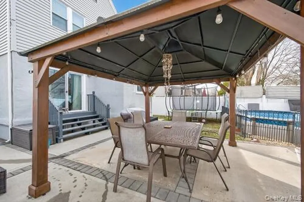 545 Marcellus Road Williston Park NY 11596