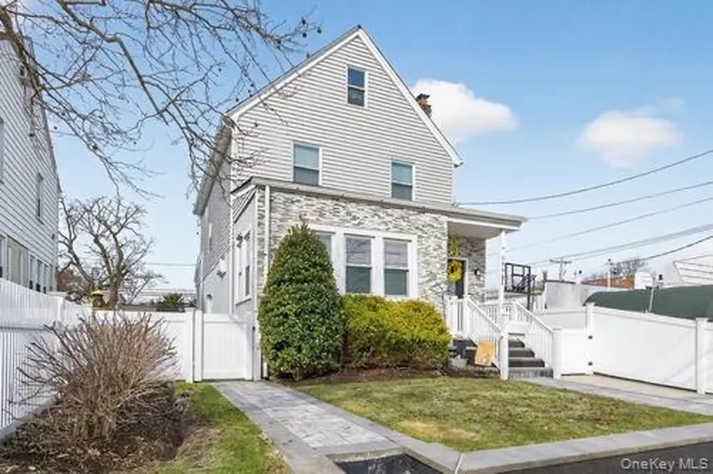 545 Marcellus Road Williston Park NY 11596