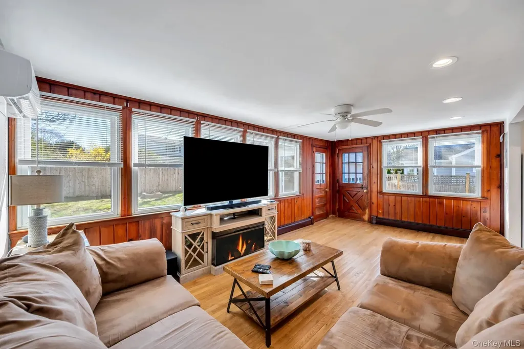 20 Willyn Road Blue Point NY 11715