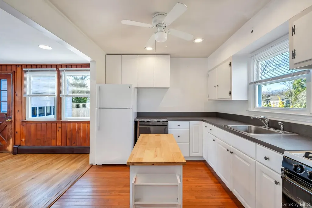 20 Willyn Road Blue Point NY 11715