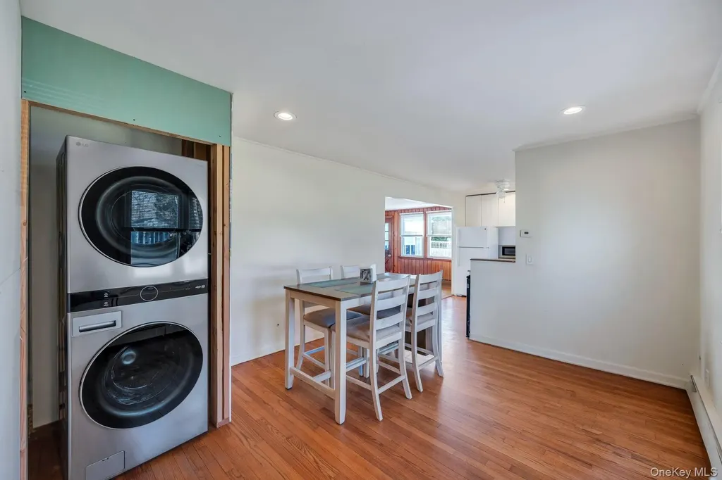 20 Willyn Road Blue Point NY 11715