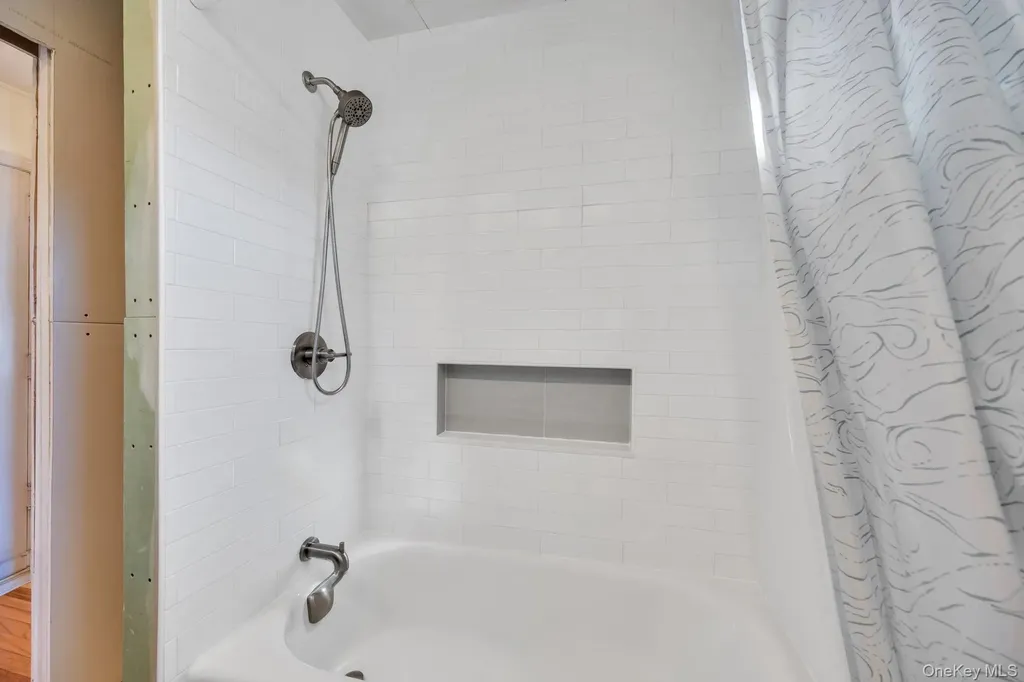 20 Willyn Road Blue Point NY 11715