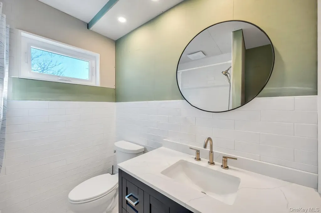 20 Willyn Road Blue Point NY 11715