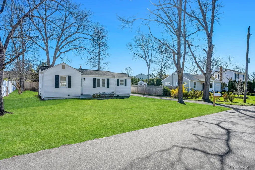 20 Willyn Road Blue Point NY 11715