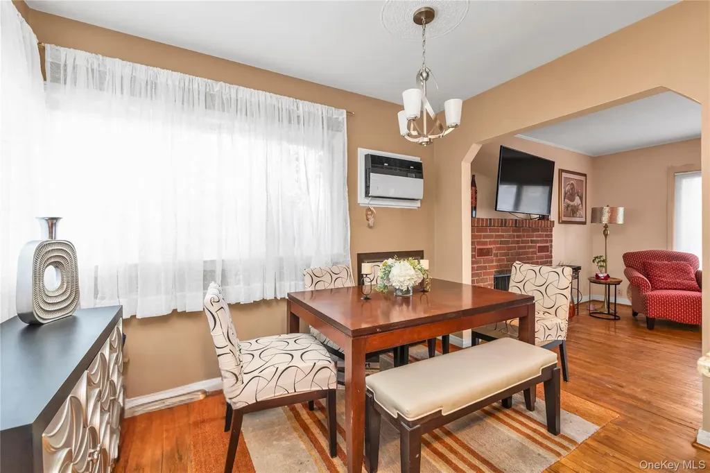 44 Marlowe Road Valley Stream NY 11580