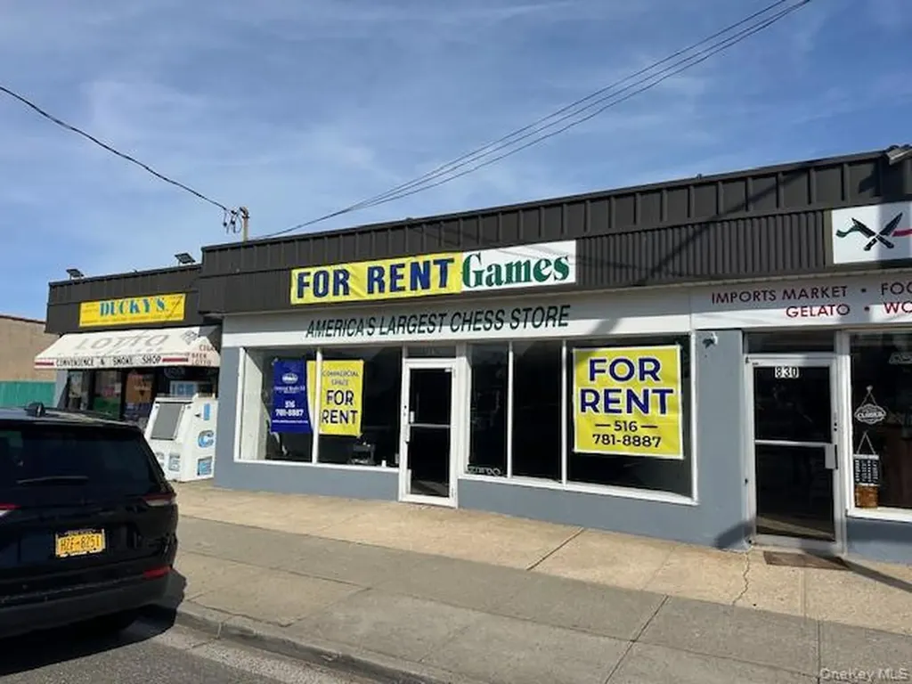 832 N Broadway Massapequa NY 11758