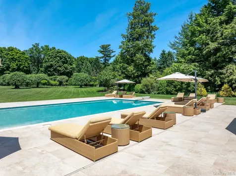 6 Stoneleigh Manor Lane Purchase NY 10577