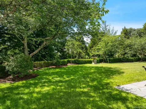 6 Stoneleigh Manor Lane Purchase NY 10577
