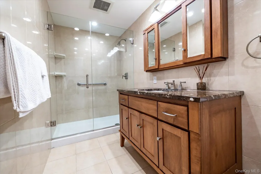 450 W Broadway Long Beach NY 11561