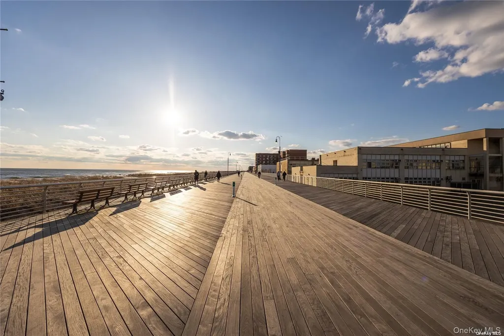 450 W Broadway Long Beach NY 11561