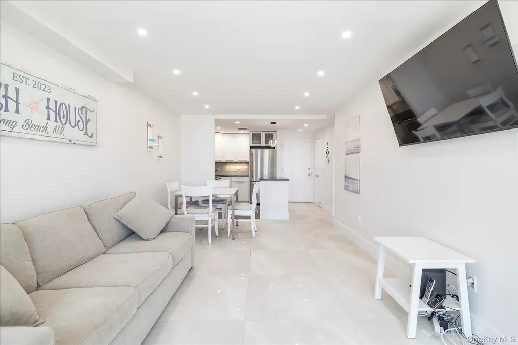 450 W Broadway Long Beach NY 11561
