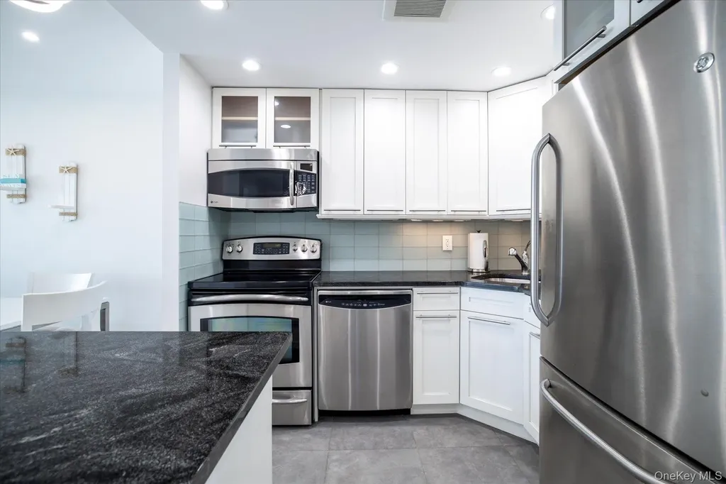 450 W Broadway Long Beach NY 11561