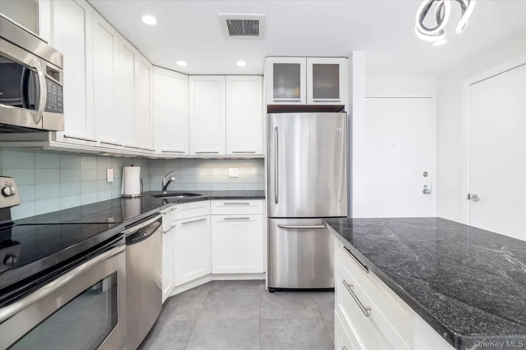 450 W Broadway Long Beach NY 11561