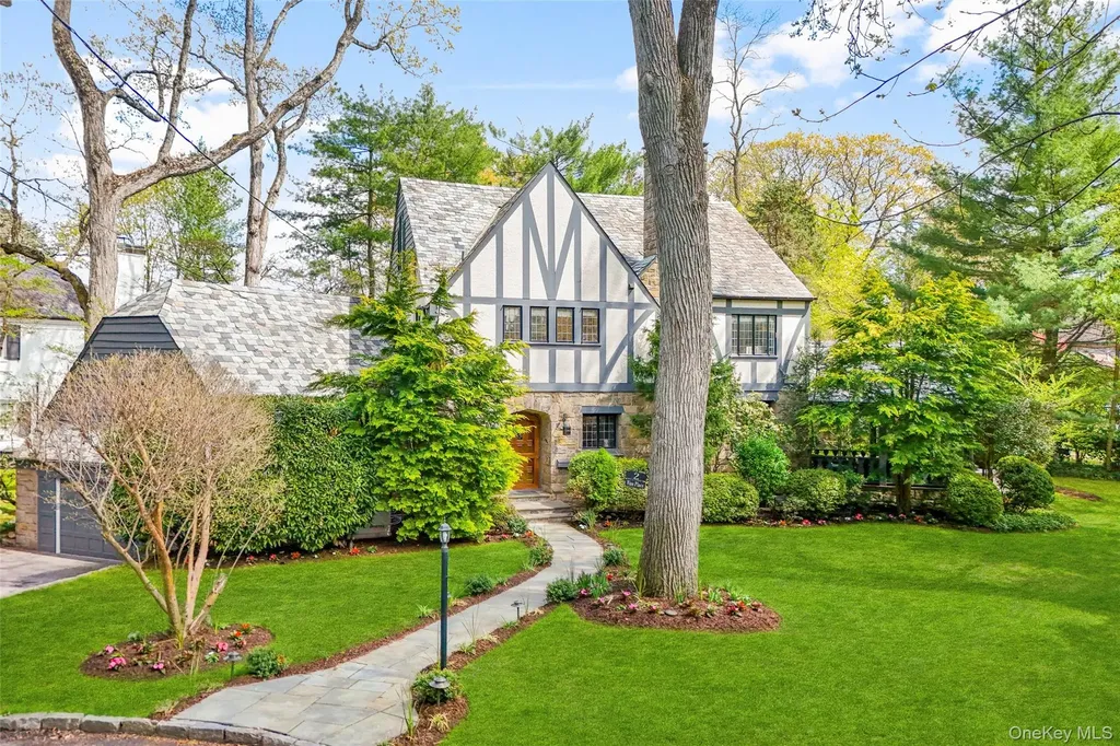 2 Vine Place Larchmont NY 10538