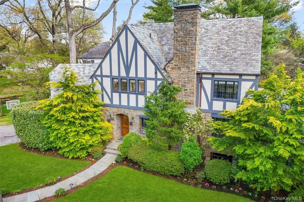 2 Vine Place Larchmont NY 10538
