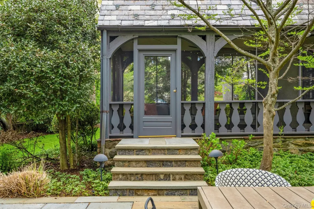 2 Vine Place Larchmont NY 10538