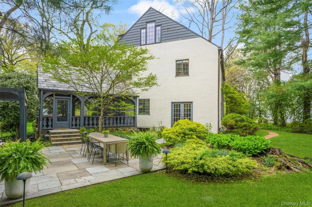 2 Vine Place Larchmont NY 10538