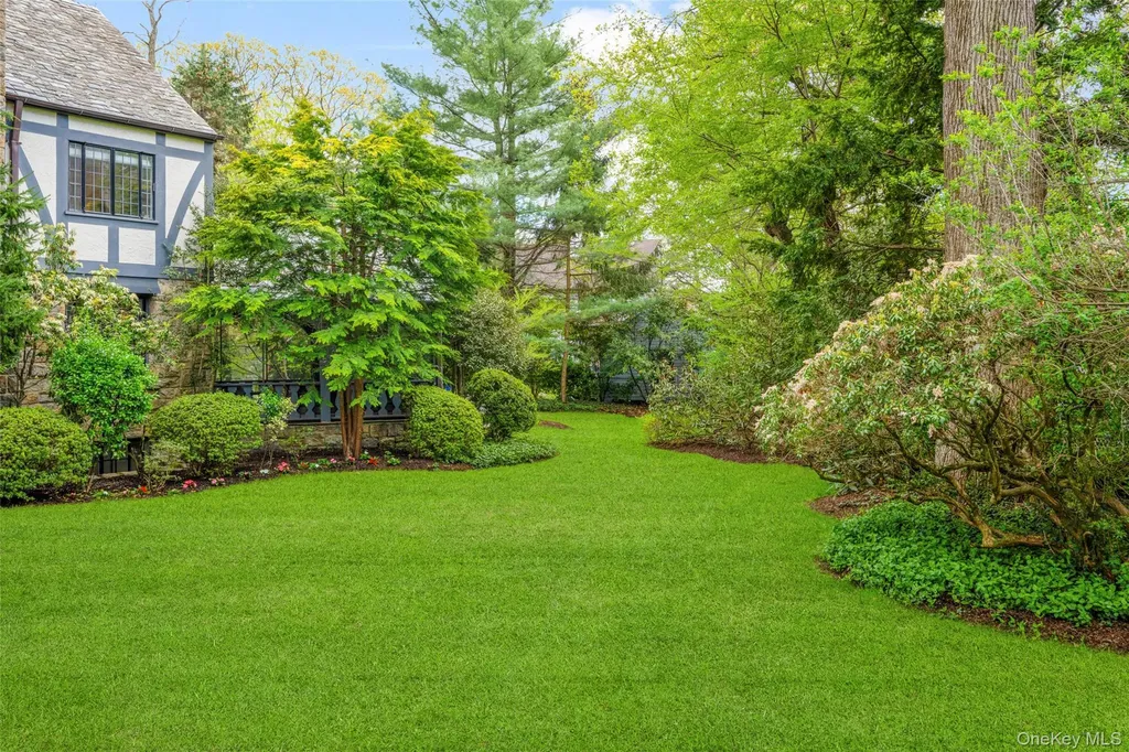 2 Vine Place Larchmont NY 10538