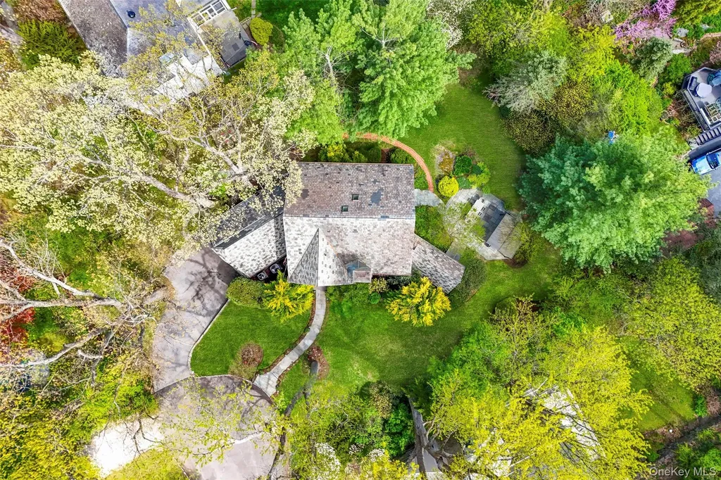 2 Vine Place Larchmont NY 10538