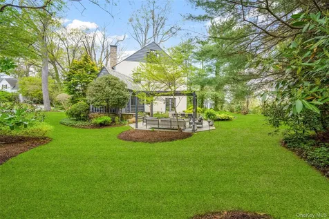 2 Vine Place Larchmont NY 10538