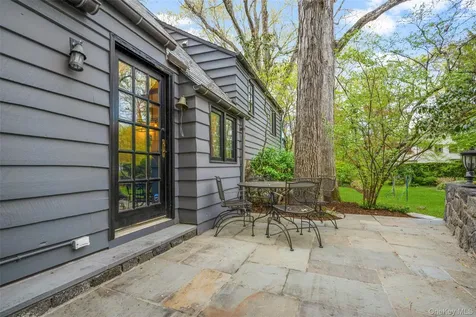 2 Vine Place Larchmont NY 10538