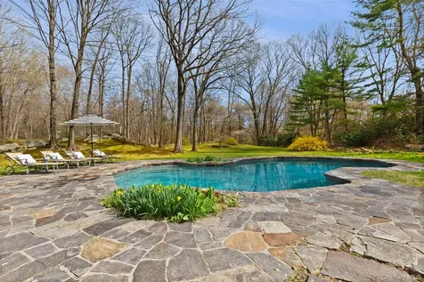 137 Old Stone Hill Road Pound Ridge NY 10576