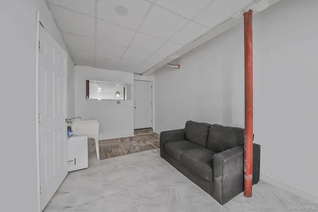 2 Buchanan Avenue Coram NY 11727