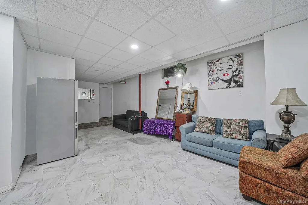 2 Buchanan Avenue Coram NY 11727