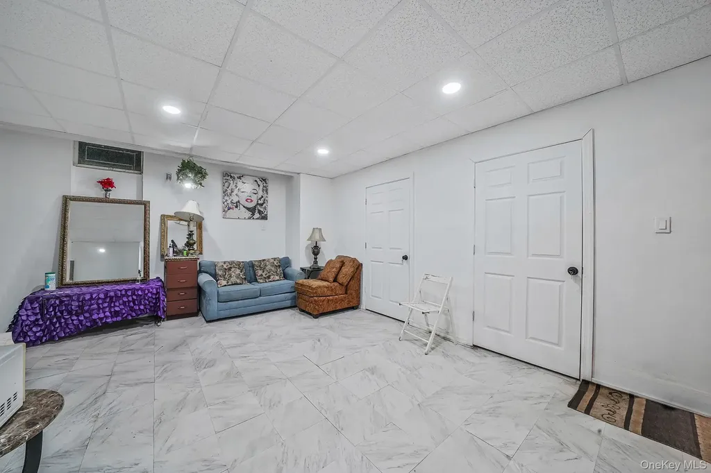 2 Buchanan Avenue Coram NY 11727