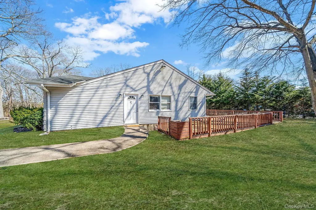 2 Buchanan Avenue Coram NY 11727