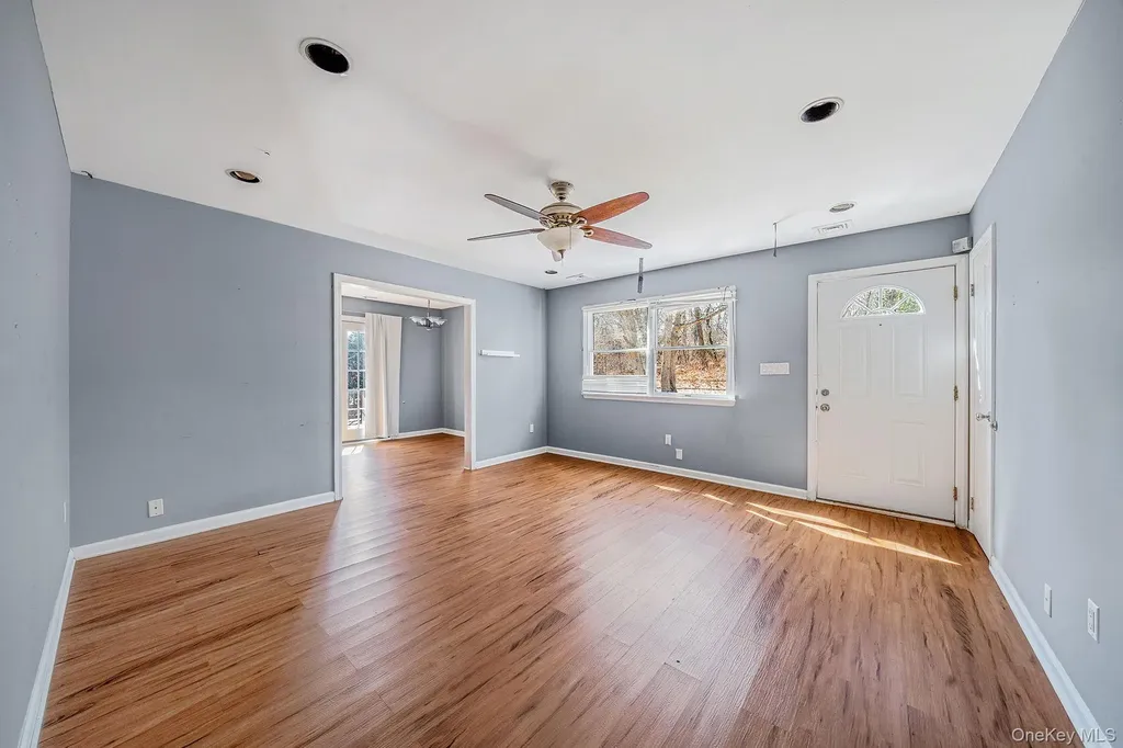2 Buchanan Avenue Coram NY 11727