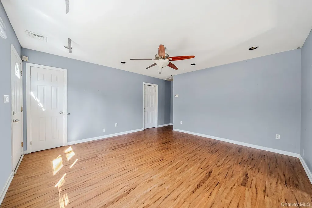 2 Buchanan Avenue Coram NY 11727