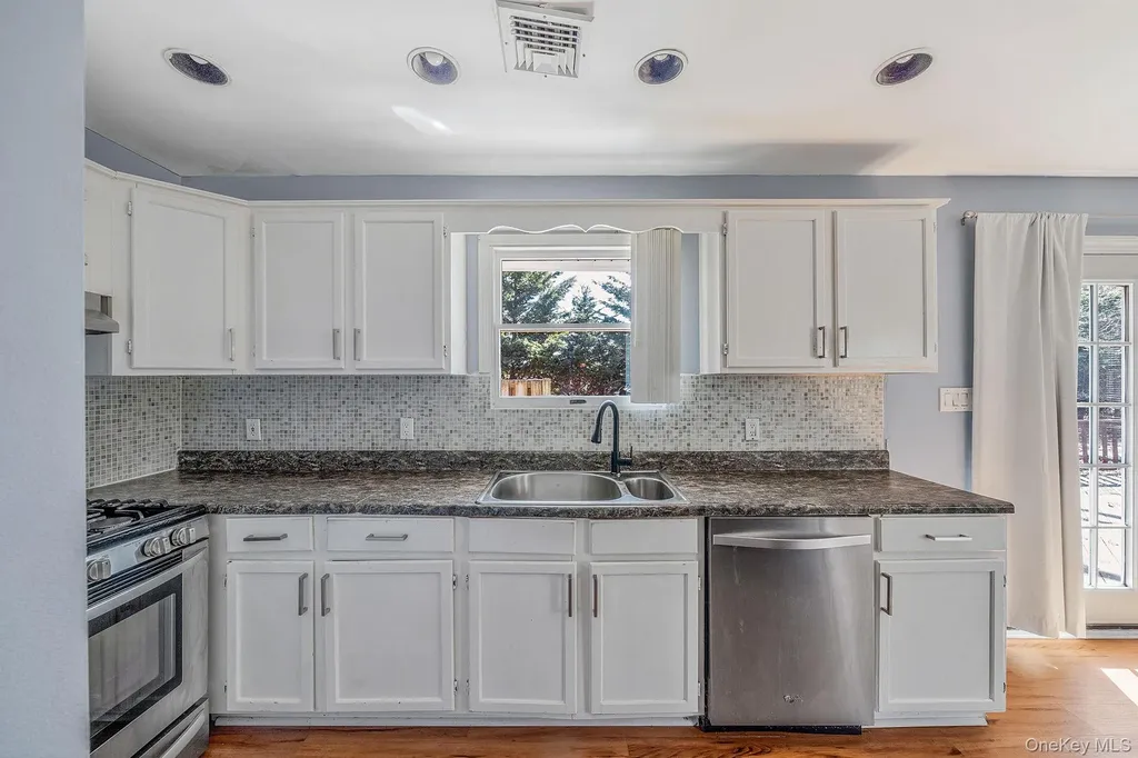 2 Buchanan Avenue Coram NY 11727